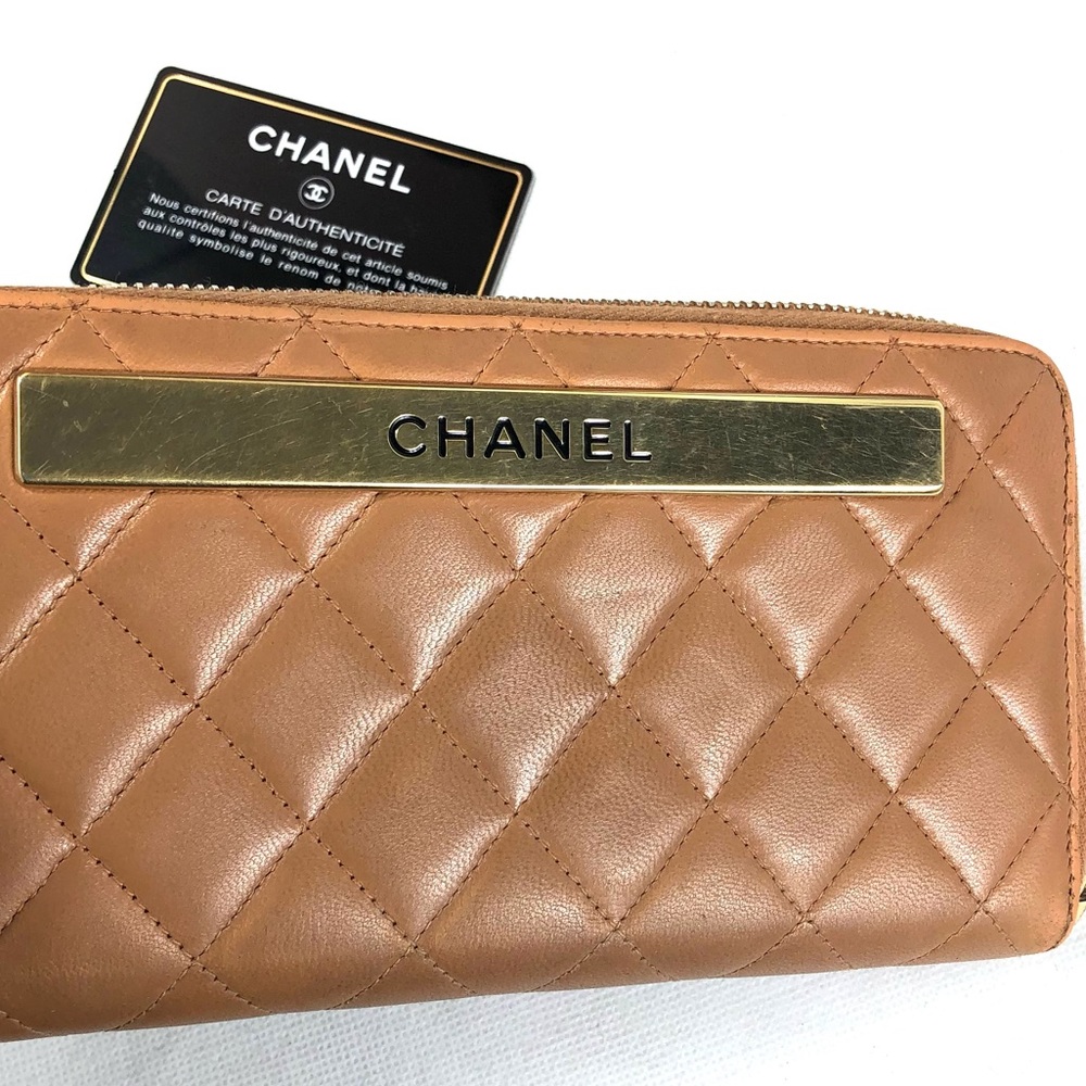 QUILTED CHANEL LAMBSKIN ZIPPY WALLET - Picture 10 of 10
